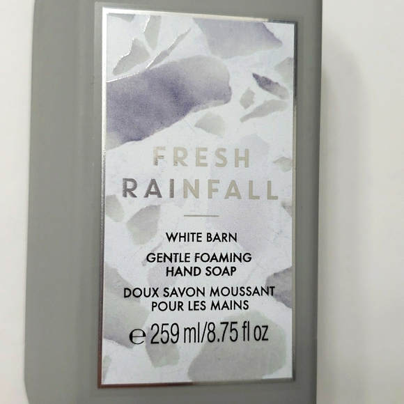 3 Bath & Body Works FRESH RAINFALL Foaming Hand Soap - Picture 4 of 7